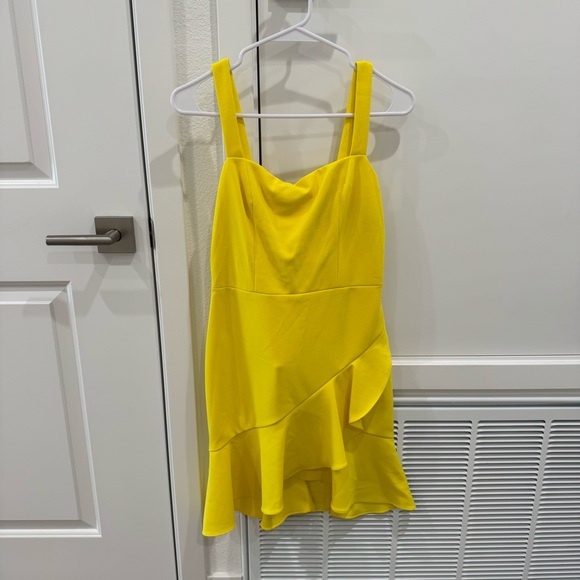 Sz 2 SAGE COLLECTIVE Yellow Ruffle Hem Dress Square Neck - Picture 2 of 9